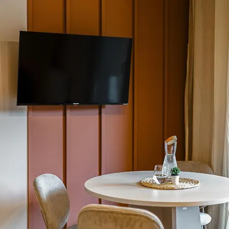 Apartment Kamienica Przy Kinie, Parking & Balkon-blisko Mtp